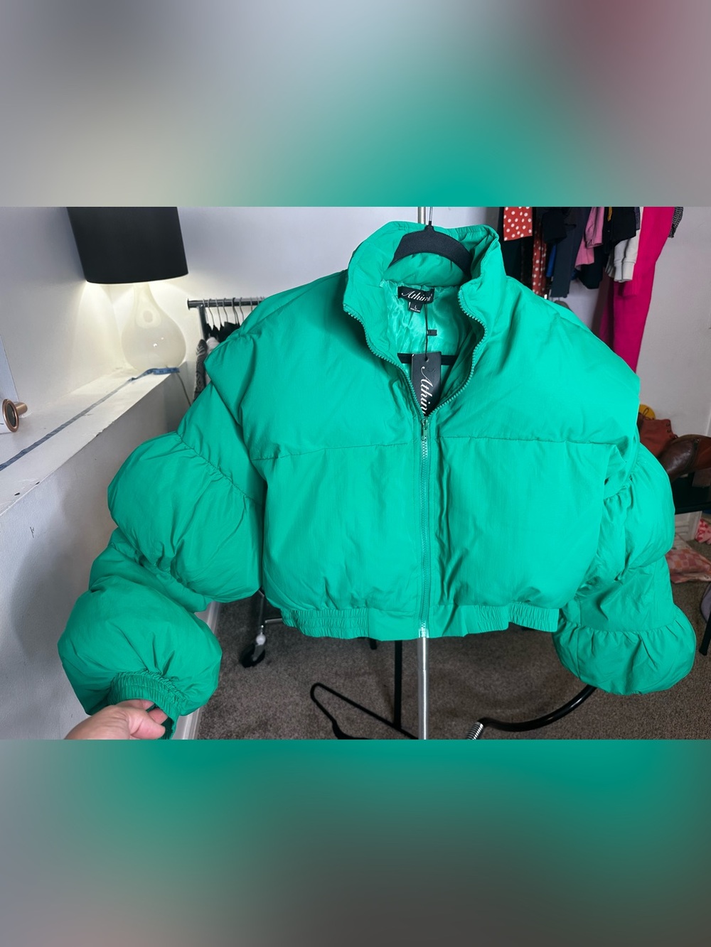 NWT ATHENA CROPPED PUFFER JACKET PTP 25